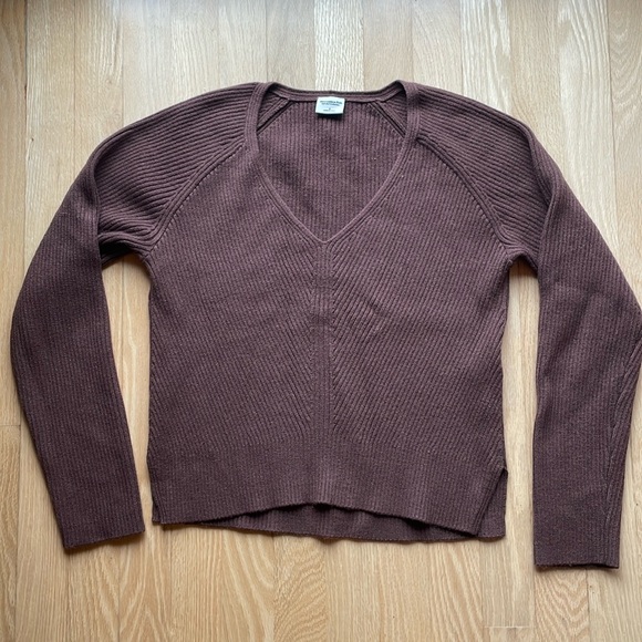 Abercrombie & Fitch Sweaters - Abercrombie Vneck Sweater